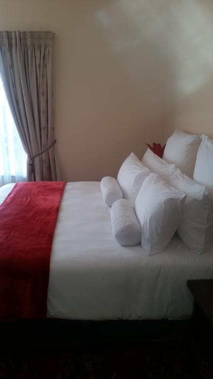 African Phoenix Guest Lodge Johannesburg Exterior foto