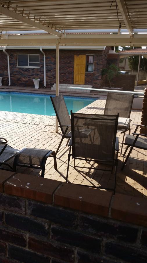 African Phoenix Guest Lodge Johannesburg Exterior foto